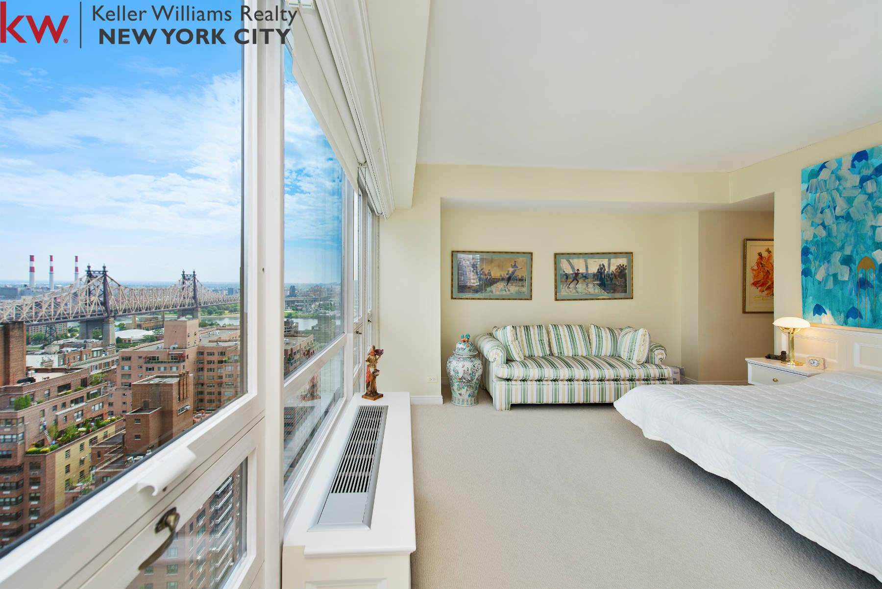 WSJ House of the Day: Gorgeous Views in Sutton Place!